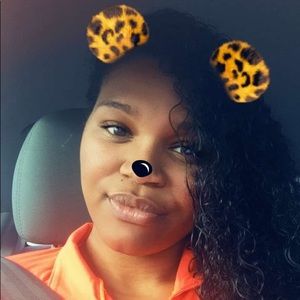 Meet your Posher, Deandra